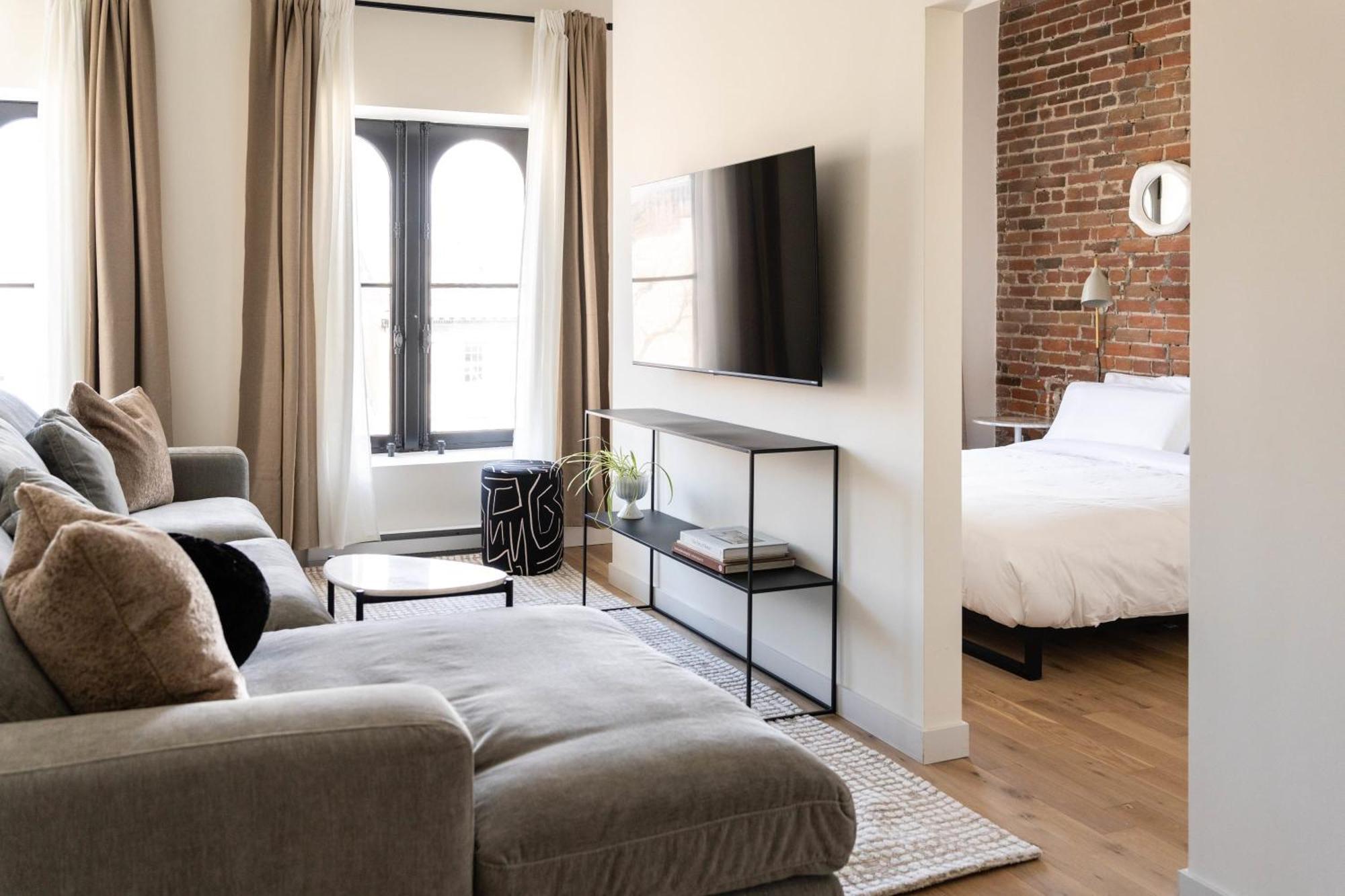 Maison Place Jacques-Cartier By Luxury In Transit مونتريال المظهر الخارجي الصورة