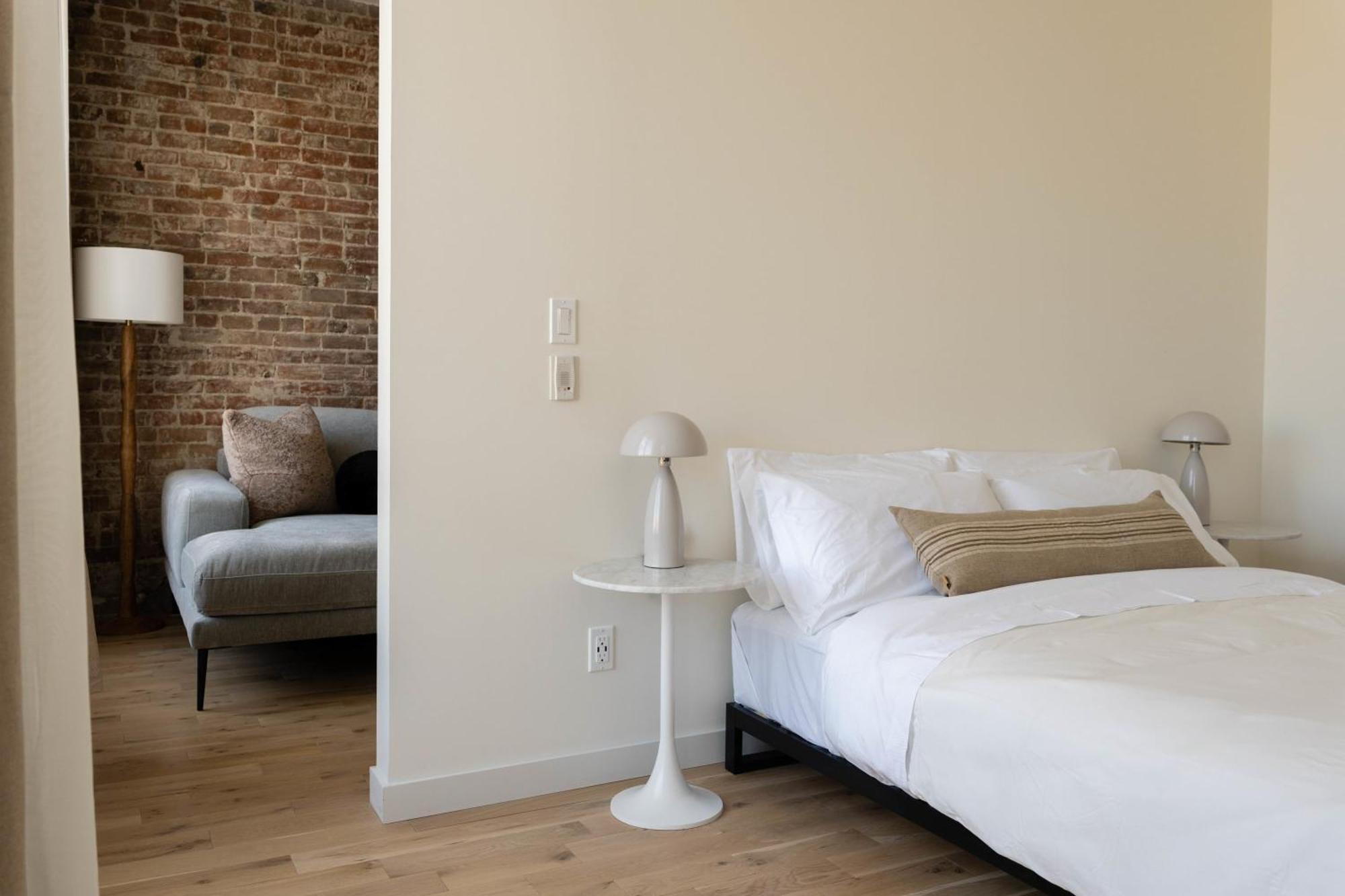 Maison Place Jacques-Cartier By Luxury In Transit مونتريال المظهر الخارجي الصورة