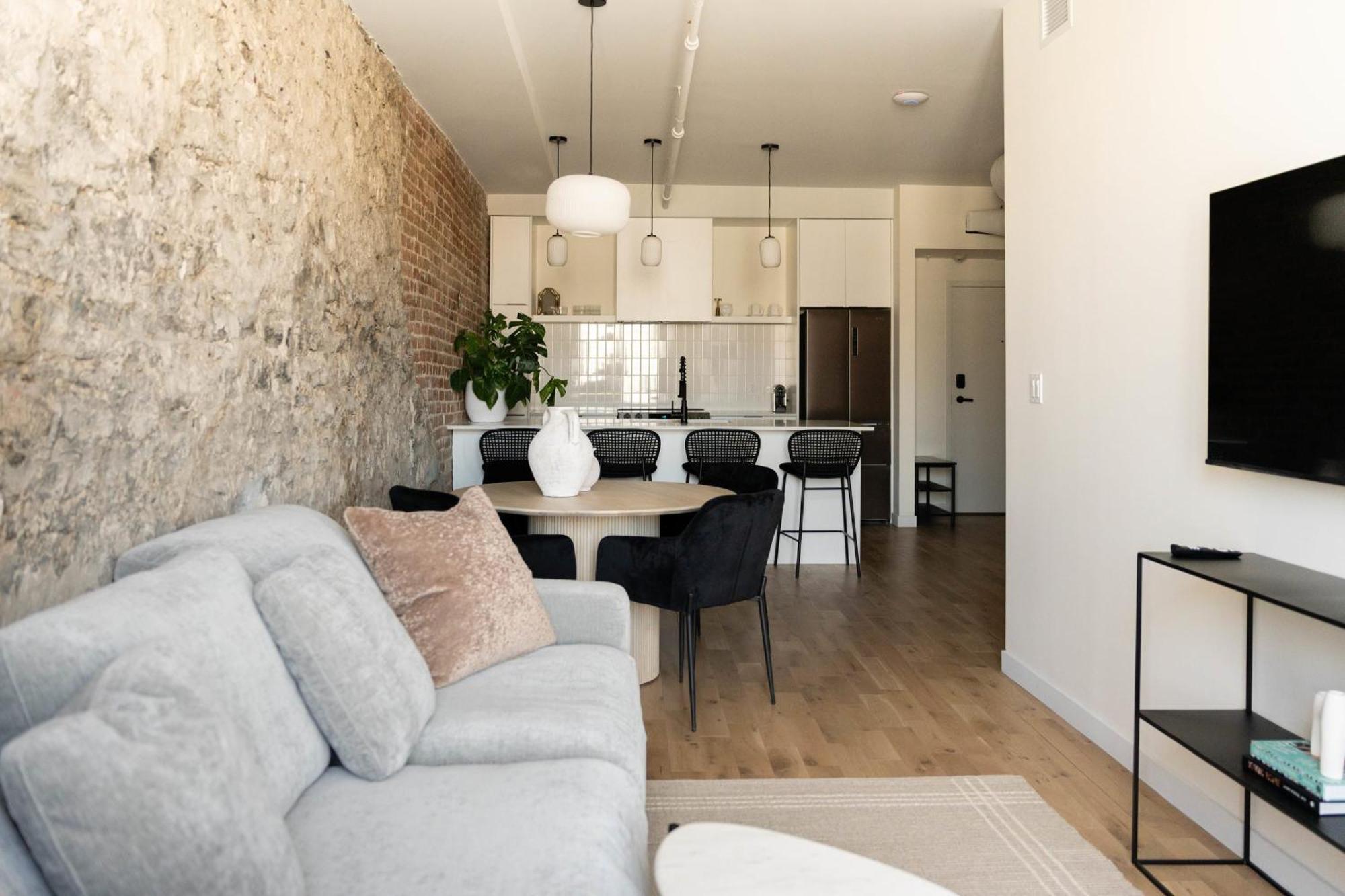 Maison Place Jacques-Cartier By Luxury In Transit مونتريال المظهر الخارجي الصورة
